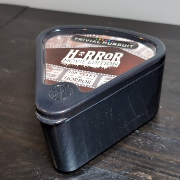 3/$20 Hasbro Trivial Pursuit Horror Movies Edition Wedge Box Travel Size - Picture 2 of 11